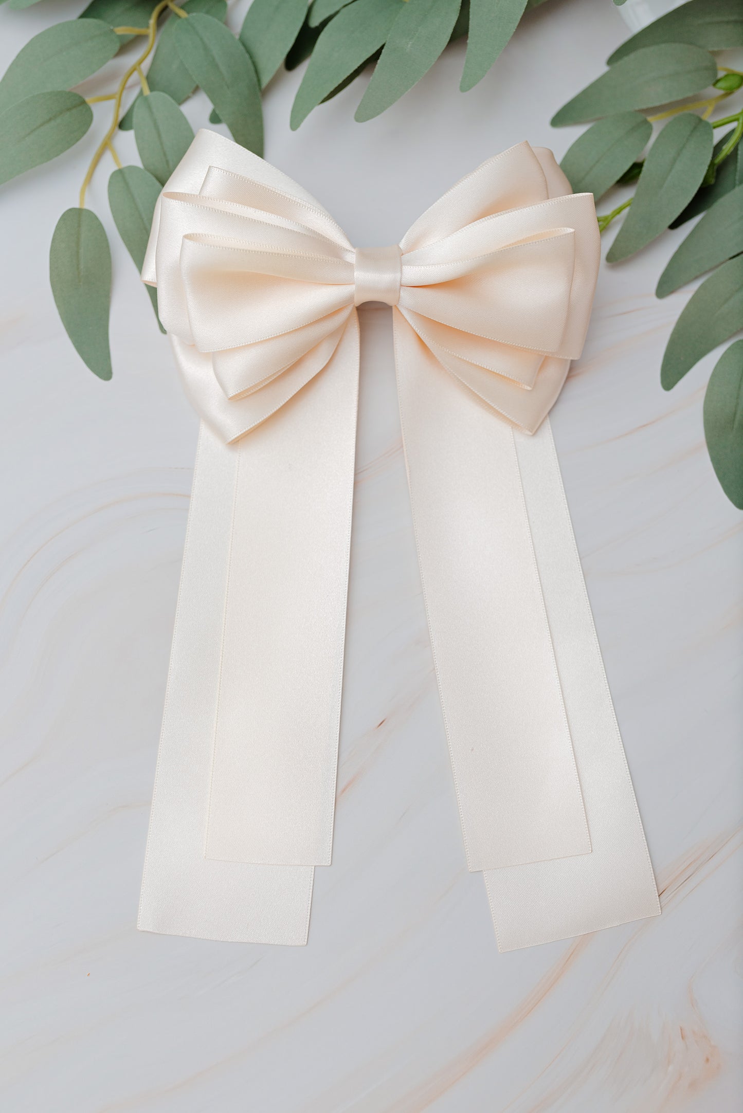 Divina Bow Barrette in Ivory